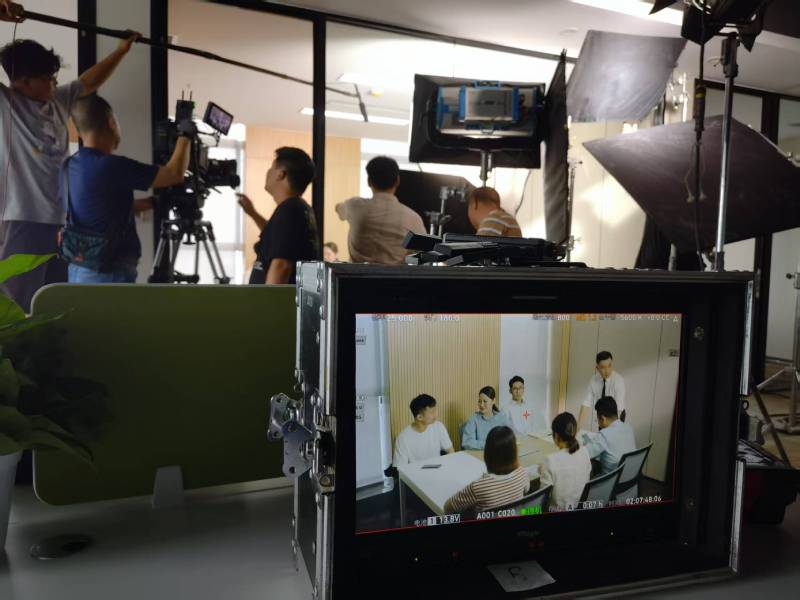 澄城县TVC拍摄公司：科技产品视觉化大师，诠释未来感与功能美学